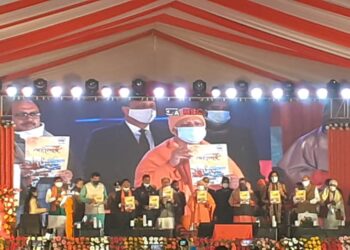 सीएम योगी आदित्यनाथ ने ‘गोरखपुर महोत्सव’ का किया समापन