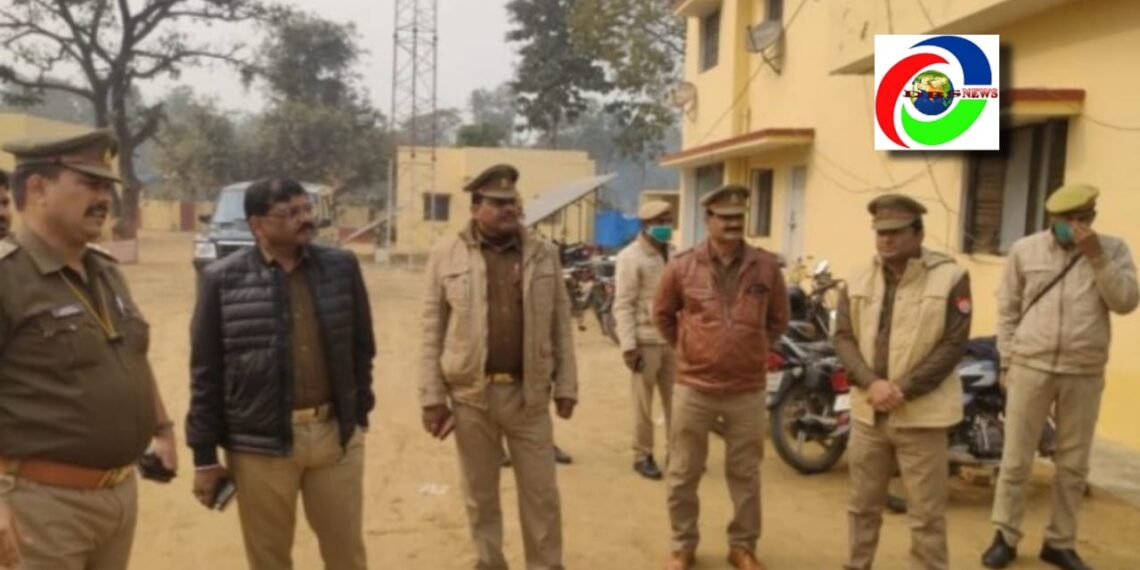 महाराजगंज पुलिस अधीक्षक ने ठूठीबारी कोतवाली का किया औचक निरीक्षण