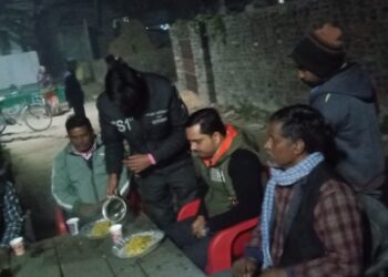 ग्रामसभा पुरैनिहा मे हिन्दू त्रिकाल दल द्वारा किया गया खिचड़ी सहभोज का आयोजन