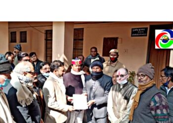 नौतनवां: जयसवाल अतिथि भवन में अध्यक्ष पद के चुनाव को अवैध करार देते हुए एसडीएम को सौंपा मांग पत्र