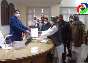 महाराजगंज: समस्याओं को लेकर भाकियू कार्यकर्ताओं ने डीएम को सौंपा ज्ञापन, नही सुने तो 27 से अनिश्चितकालीन धरने की चेतावनी