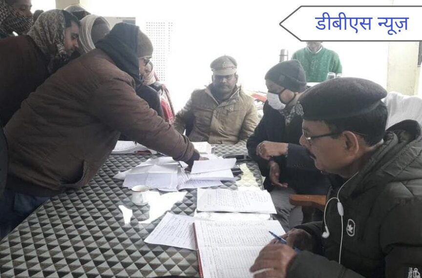 बृजमनगंज: समाधान दिवस पर एसडीएम और सीओ ने बृजमनगंज थाने का किया निरीक्षण