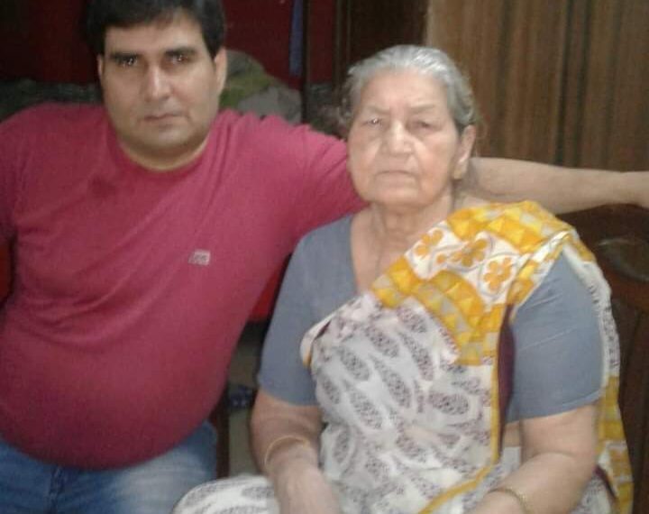 नौतनवां सीआईटी के डाइरेक्टर राजीव शर्मा के माता का निधन, शोक