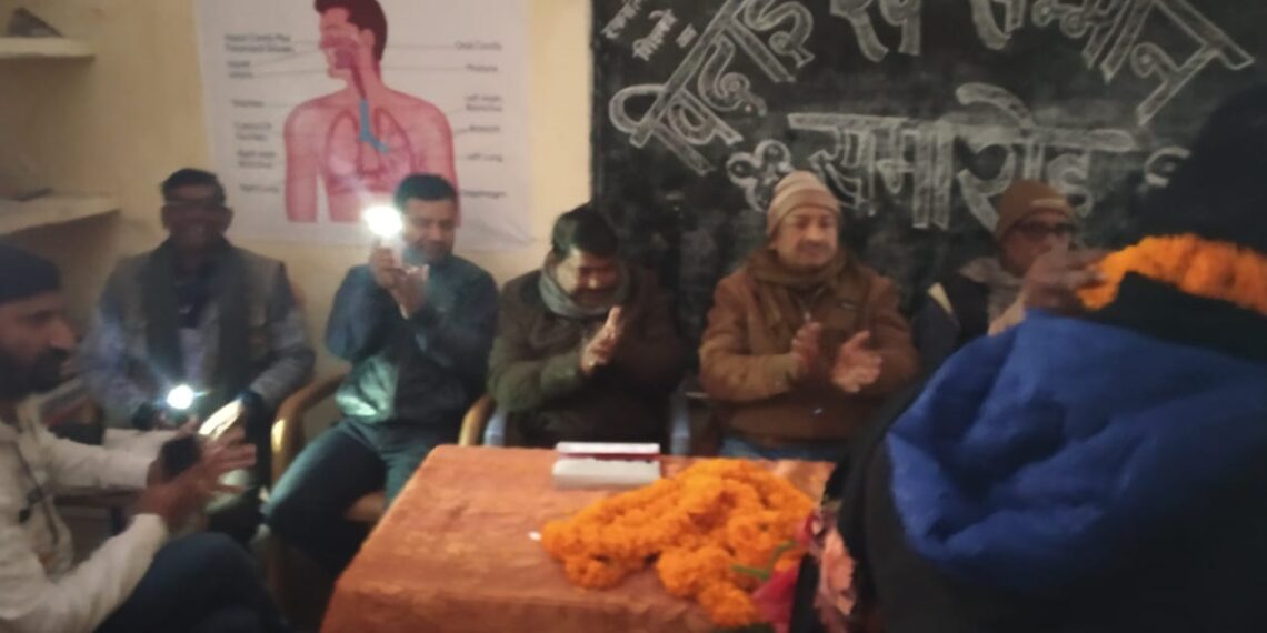 महराजगंज : उत्तरप्रदेशीय प्राथिमक शिक्षक संघ नौतनवा ने दी स्थानन्तरित शिक्षको को सहसम्मान विदाई