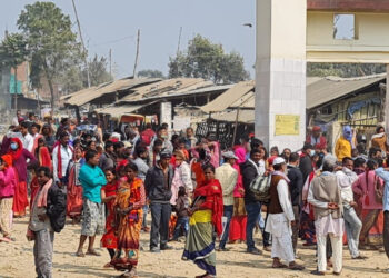 ठूठीबारी: त्रिवेणी धाम से लौट रहे को एसएसबी ने रोका, हंगामा, नेपाली लोगो ने रोके भारतीय वाहन