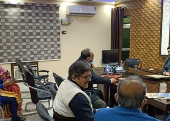 महराजगंज जिलाधिकारी का निर्देश, एचआईबी की रोकथाम के लिए अंतिम छोर तक पहुंच कर स्वास्थ्य शिविर का हो आयोजन