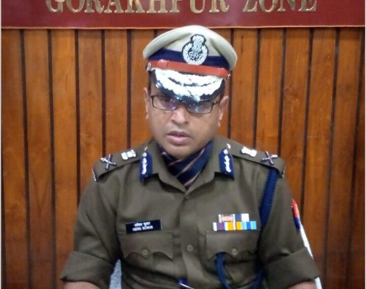 थाने में किसी को देख इग्नोर न करे, हो सकते है गोरखपुर एडीजी