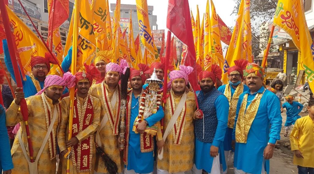 नौतनवां: श्री श्याम शक्ति धाम के तृतीय वार्षिकोत्सव में जम कर थिरके श्याम प्रेमी, वातावरण बना सुंगधित