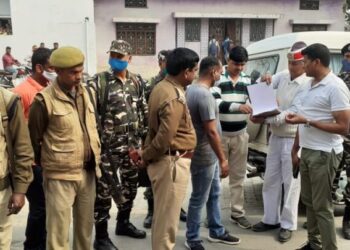 नौतनवां में छापा मार स्मैक और नशीली दवाओं की खेप बरामद