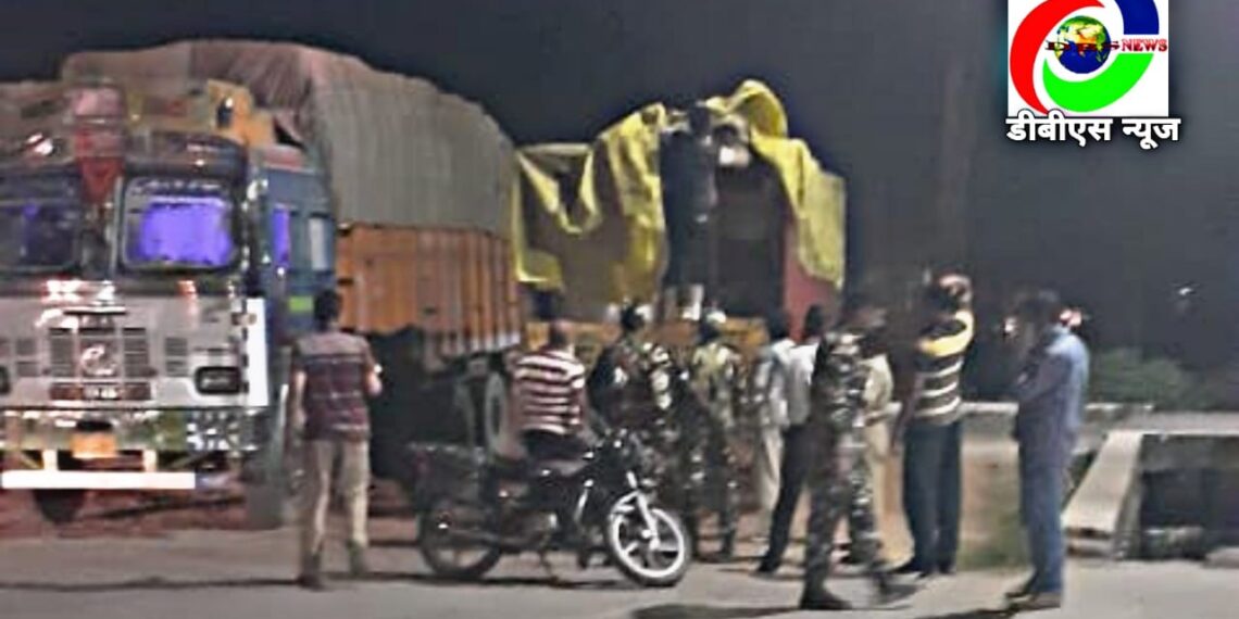 नौतनवां: एसएसबी ने पकड़ा एक्सरे उपकरण, 18 घंटे से जांच के नाम पर फंसी है पेंच