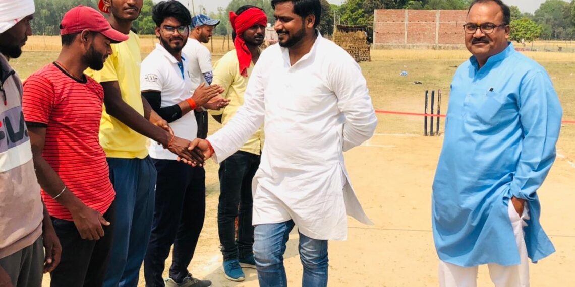 हर गांव में हो मिनी क्रिकेट स्टेडियम: कांग्रेसी नेता राकेश, क्रिकेट टूर्नामेंट का किया उदघाटन