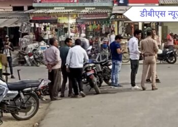 महराजगंज: बृजमनगंज दो पहिया वाहनों पर अतिरिक्त सवारी और बिना हेलमेट पहने गाड़ी चलाने वालों पर काटा गया चालान