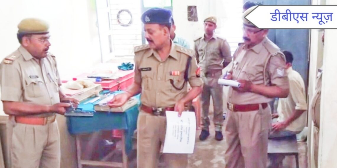 महराजगंज: फरेन्दा के क्षेत्राधिकारी अशोक कुमार मिश्र ने बृजमनगंज थाने का किया अर्धवार्षिक निरीक्षण