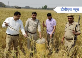 महराजगंज: नौतनवां के एसडीएम व सयुुंक्त टीम की छापेेमाारी मे 22 लीटर कच्ची शराब सहित 1100 लीटर लहन किया बरामद