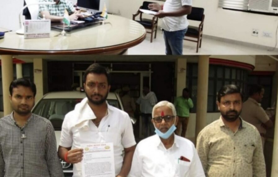 बृजमनगंज: आगजनी से हुई क्षतिपूर्ति की मांग के सम्बंध में डीएम को दिया मुख्यमंत्री को संबोधित पत्रक