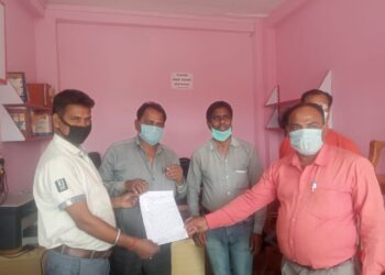 नौतनवां: विनोद पटवा के घर हुई लाखो की चोरी के खुलासे की मांग पर बौखलाई पुलिस