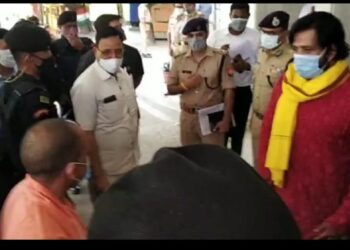 मुख्यमंत्री योगी आदित्यनाथ ने किया मेडिकल कॉलेज का निरीक्षण