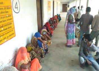 महराजगंज: विधानसभा चुनाव का सेमीफाइनल कोरोना के बीच दूसरे चरण की वोटिंग जारी