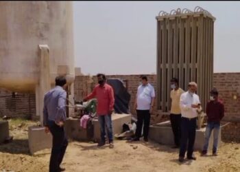 महराजगंज में बन रहे ऑक्सीजन प्लांट का सीडीओ ने किया निरीक्षण