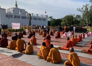 लुम्बिनी में इस बार सीमित लोगो के साथ मनाई गई बौद्ध पूर्णिमा, जलाए गए 2565 दीये