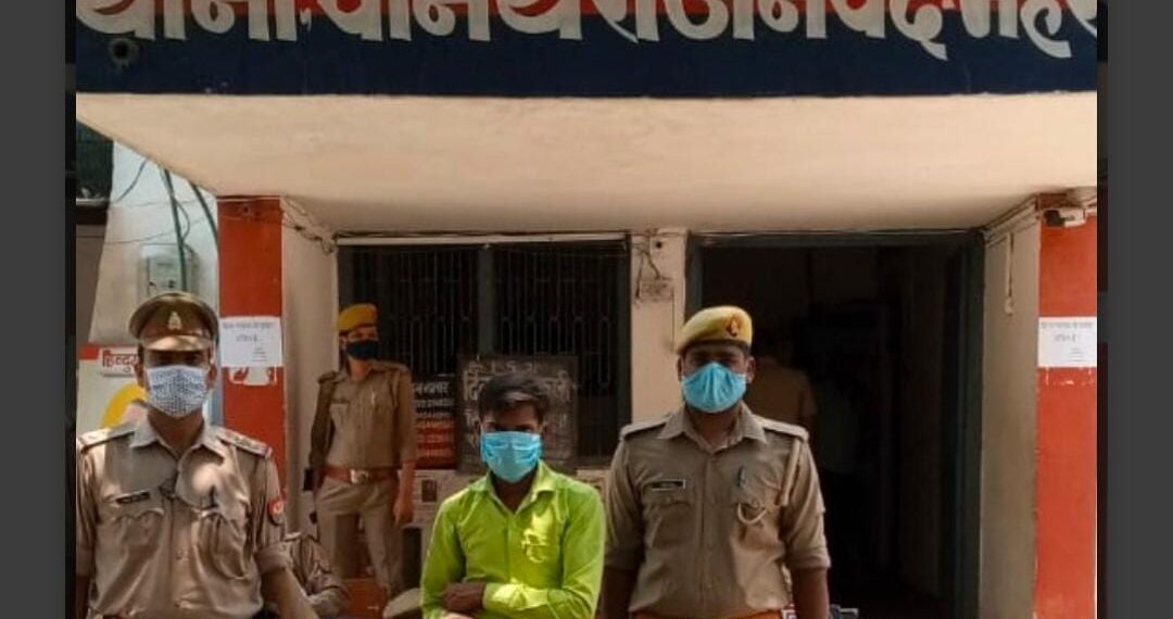 महराजगंज: पनियरा थाने की पुलिस ने 315 बोर तमंचा के साथ एक युवक को गिरफ्तार कर भेजा जेल