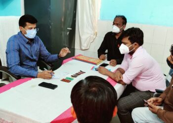 नौतनवां: ग्रामीण रिहायशी इलाकों में संक्रमण कैसे रुके हुई SDM ने किया चर्चा, सलाह के लिए करें इन नम्बरो पर कॉल