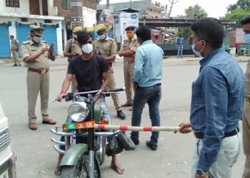 नौतनवां गांधी चौक पर 10 बाइक का हुआ चालान