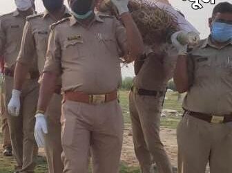 सिद्धार्थनगर पुलिस ने की सराहनीय कार्य, पिता की तबियत थी खराब आने में था असमर्थ, पुलिस ने किया शव का दाह संस्कार