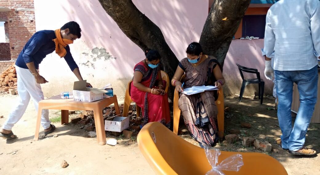 महराजगंज शक्ति केंद्र की समन्यवक ने स्वयं की जाँच करवाकर मिठौरा ब्लाक में कोरोना जाँच के लिये किया लोगों को प्रेरित