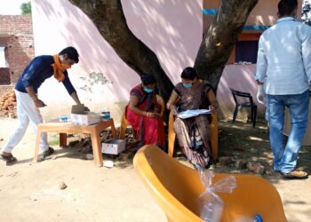 महराजगंज शक्ति केंद्र की समन्यवक ने स्वयं की जाँच करवाकर मिठौरा ब्लाक में कोरोना जाँच के लिये किया लोगों को प्रेरित