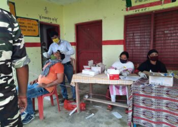 नौतनवां: 256 लोगो का लिया गया एंटीजन और आरटीपीसीआर सैंपल, 6 का एंटीजन पॉजिटिव