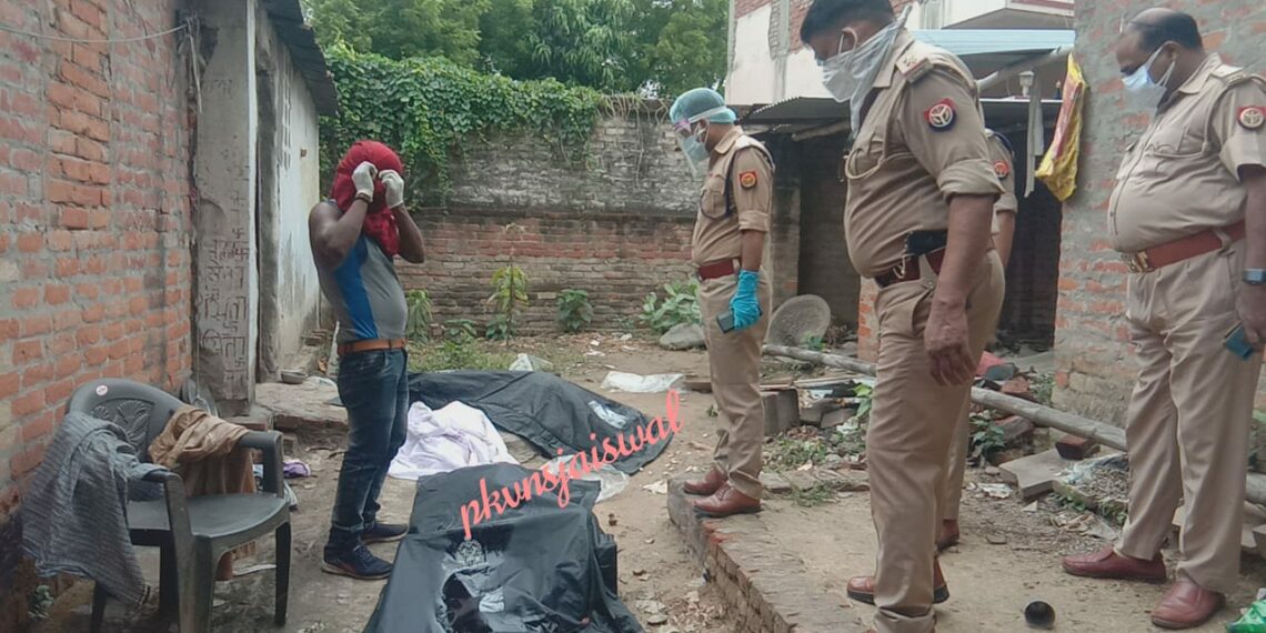 वाराणसी: सारनाथ में एक मकान से मिली पिता पुत्र की सड़ी लाशें