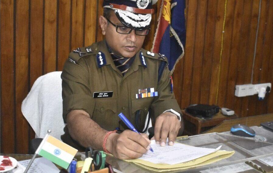 शातिर अपराधी राघवेंद्र प्रताप सिंह पर ढाई लाख रुपए का डीजीपी द्वारा इनाम घोषित- एडीजी जोन