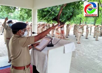 महराजगंज एसपी प्रदीप गुप्ता ने दिलाई आतंकवाद और हिंसा का डटकर विरोध करने की शपथ, जानिये क्यों मनाया जाता हैं आतंकवाद विरोधी दिवस