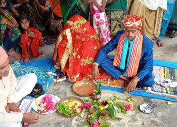 सराहनीय: लक्ष्मीपुर के जंगल गुलरिहा में ग्रामीणों ने मदद की हाथ बढ़ा किये लड़की के हाथ पीले