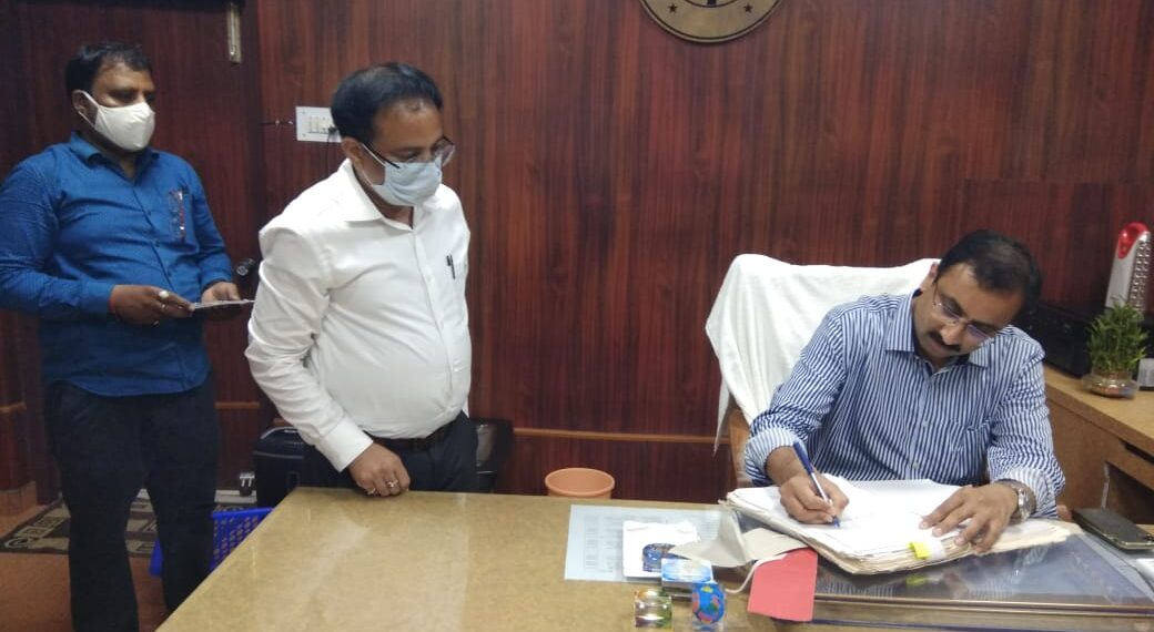 गोरखपुर नवागत कमिश्नर रवि कुमार एनजी ने पद भार किया ग्रहण, बोले ये रहेंगी प्राथमिकताएं