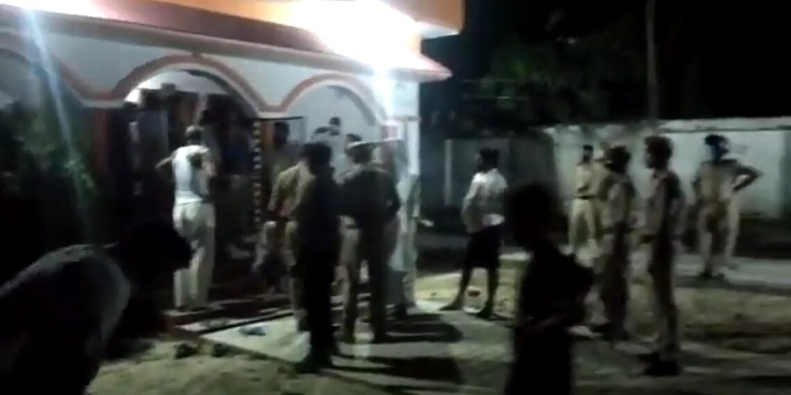 लक्ष्मीपुर: गुरचिहा गांव में दो पक्षो में खूनी संघर्ष दर्ज़नो घायल, जिला अस्पताल रेफर