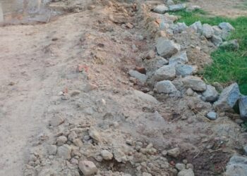 यमुनानगर: पाइप लाइन डालने के लिए उखाड़ दिए ग्रामीणों के नल से हो रही परेशानी, आक्रोश