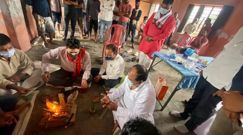 वनवासी कल्याण आश्रम ने 5553 लोगो का किया स्वास्थ्य जांच, आज हवन कर किया गया समापन