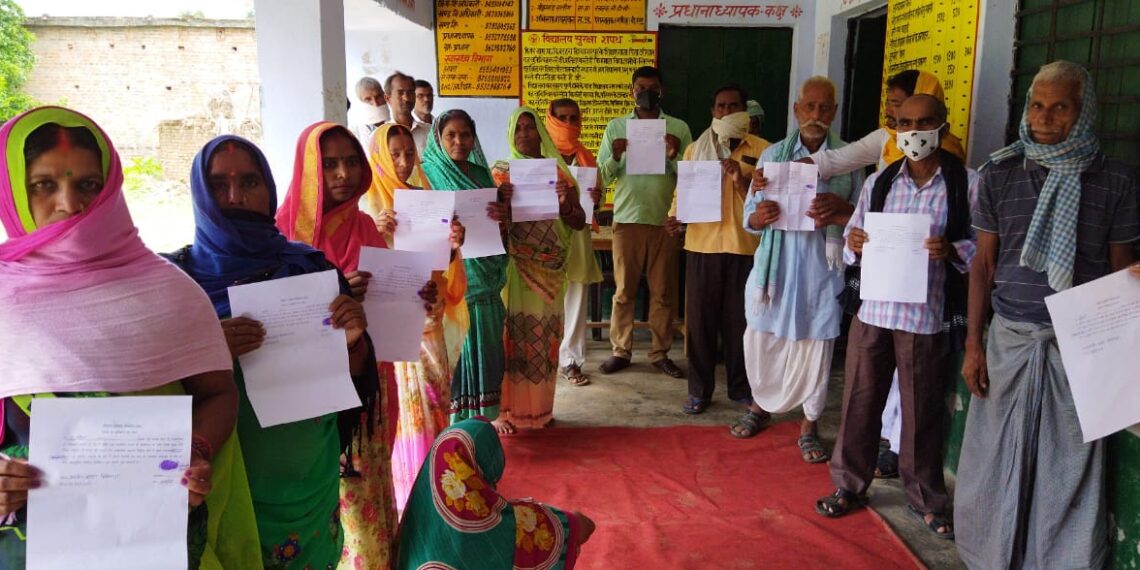 नवनिर्वाचित ग्राम प्रधान व सदस्यों ने पद और गोपनीयता की ली शपथ