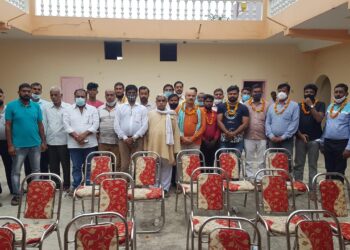 मद्देशिया समाज ने नई कार्यकारिणी का बैठक कर किया गठन,कोरोना से मृतक को दी श्रधंजलि