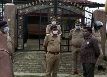 कोल्हुई: नाबालिक लड़की को घर में बुलाकर किया गया गैंगरेप, आरोपी फरार, पहुचें एसपी