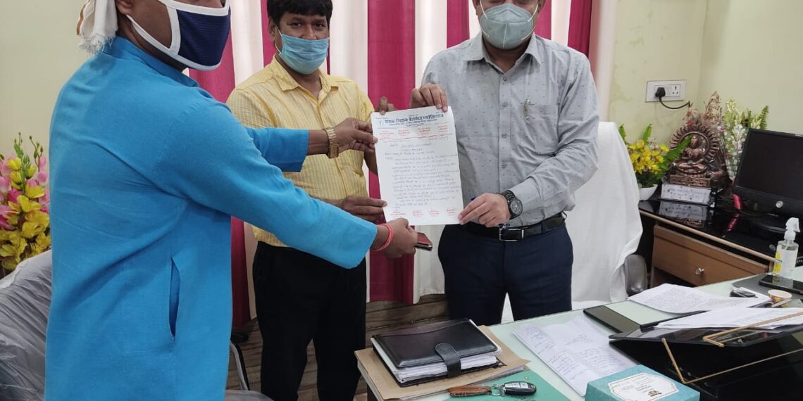 महाराजगंज: बेसिक शिक्षा अधिकारी को पांच सूत्री ज्ञापन सौंपा बेसिक शिक्षा एसोसिएशन