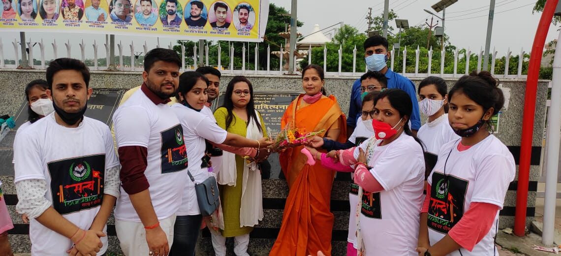 पीटी उषा के जन्मदिन पर नौका बिहार पे ‘गूंजा हनुमान ज्ञान गुणसागर…’