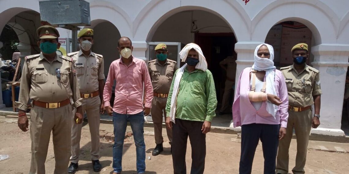 पुरंदरपुर: 2 माह से फरार चल रहे 3 अभियुक्त गिरफ्तार