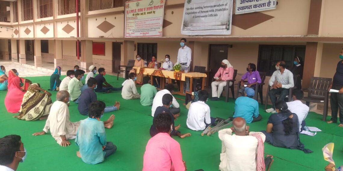 महराजगंज: अधिक से अधिक दिव्यांगों को मिले सरकारी योजनाएं, प्रचार प्रसार कार्यक्रम