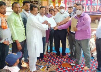 तहसीलदार के आश्वासन पर 4 जुलाई से चल रहा अनिश्चितकालीन पर धरना खत्म