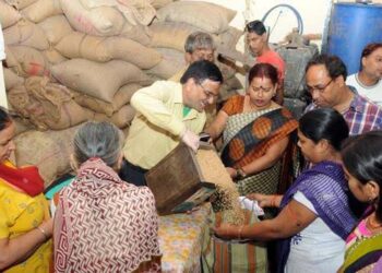 लक्ष्मीपुर: जंगल गुलरिहा का कोटा निरस्त होने से ग्रामवासी खुश, ग्रामीणों को मिल रहा है पूरा राशन