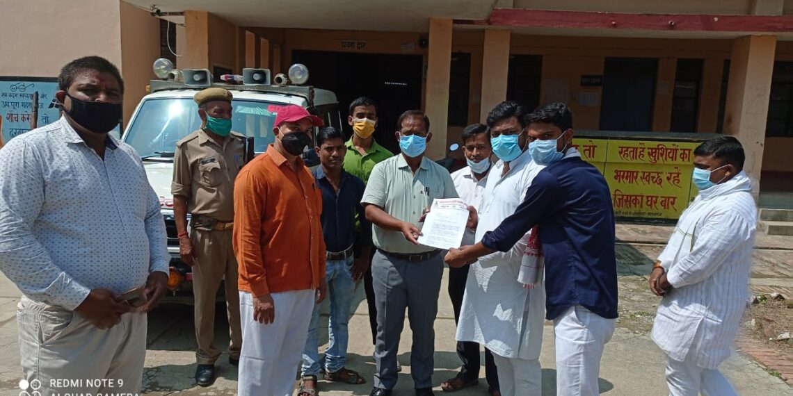 नौतनवां: बंगाल विधानसभा चुनाव के बाद तोड़फोड़ और आगजनी के संदर्भ में एसडीएम को सौंपा ज्ञापन