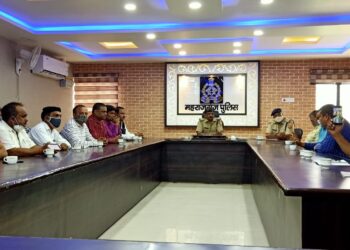 महराजगंज: एसपी प्रदीप गुप्ता ने व्यापारी प्रतिनिधियों की साथ की बैठक